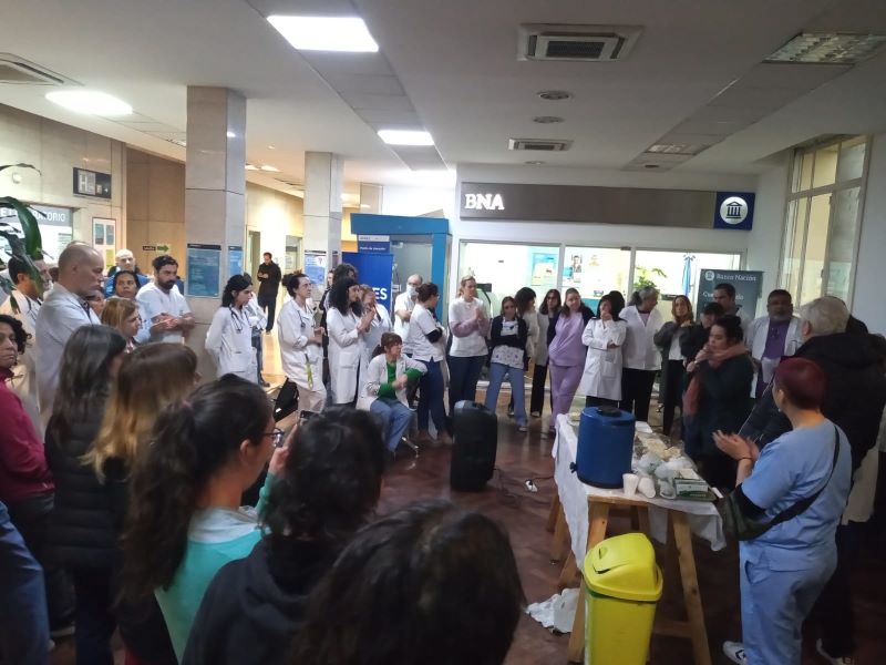 Hospital Posadas: "Los trabajadores queremos seguir luchando porque venga quien venga nos van a querer seguir atacando"