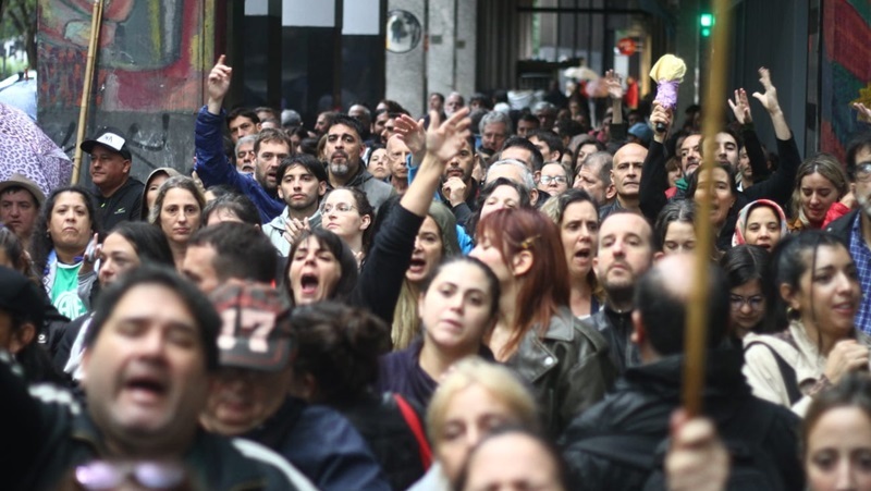 Estatales marchan contra Techint: contra los despidos y la reforma laboral