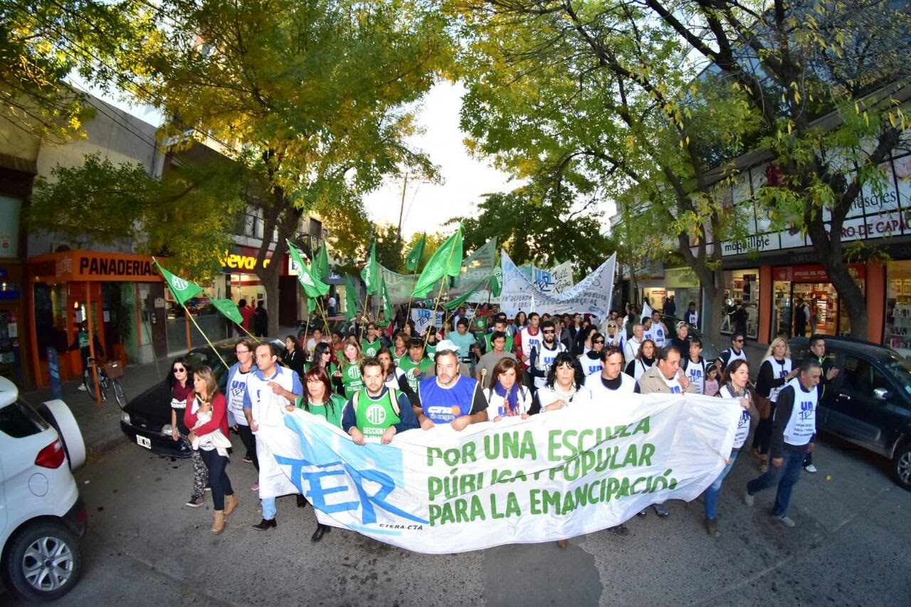 Las asambleas docentes le dijeron no a la propuesta del gobierno y se suman al paro de CTERA