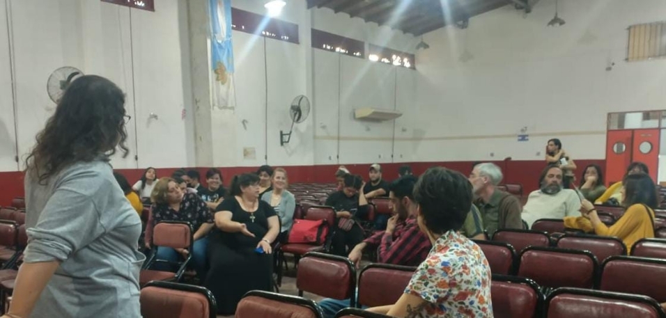 Asamblea y clase pública en el ISFDYT N°35