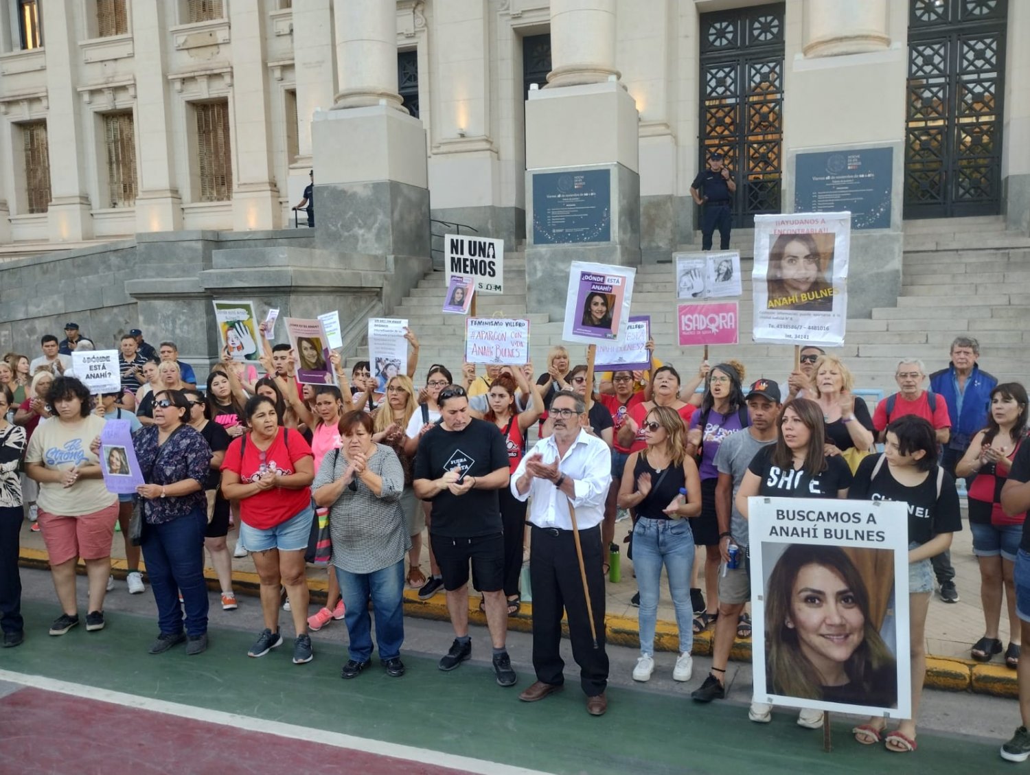 Nueva movilización a un mes de la desaparición de Anahí Bulnes