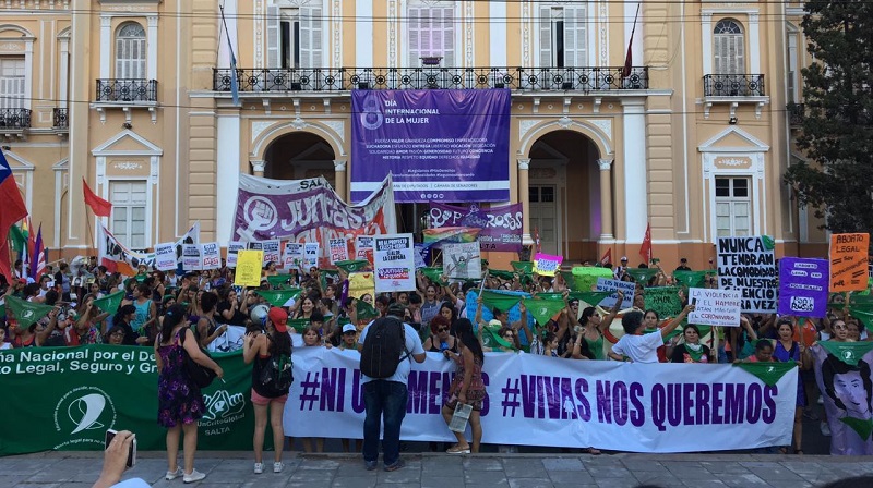 Asamblea feminista debate acciones para enfrentar a la derecha y el ajuste en curso