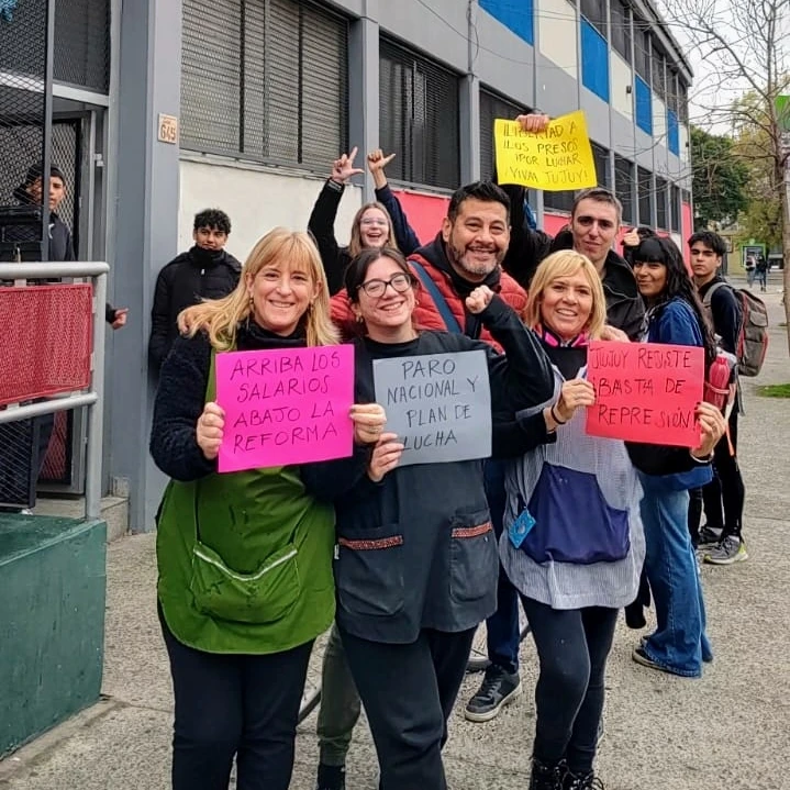 Secundarios y trabajadores de la educación en apoyo a Jujuy