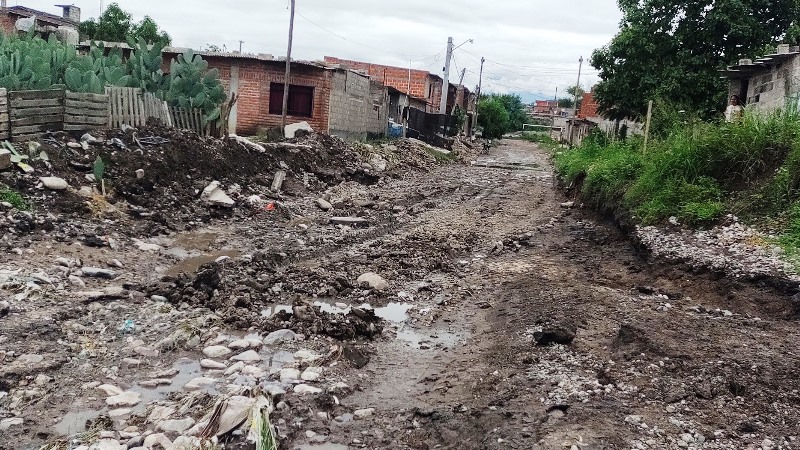 Fuertes temporales azotan el barrio Alto Comedero