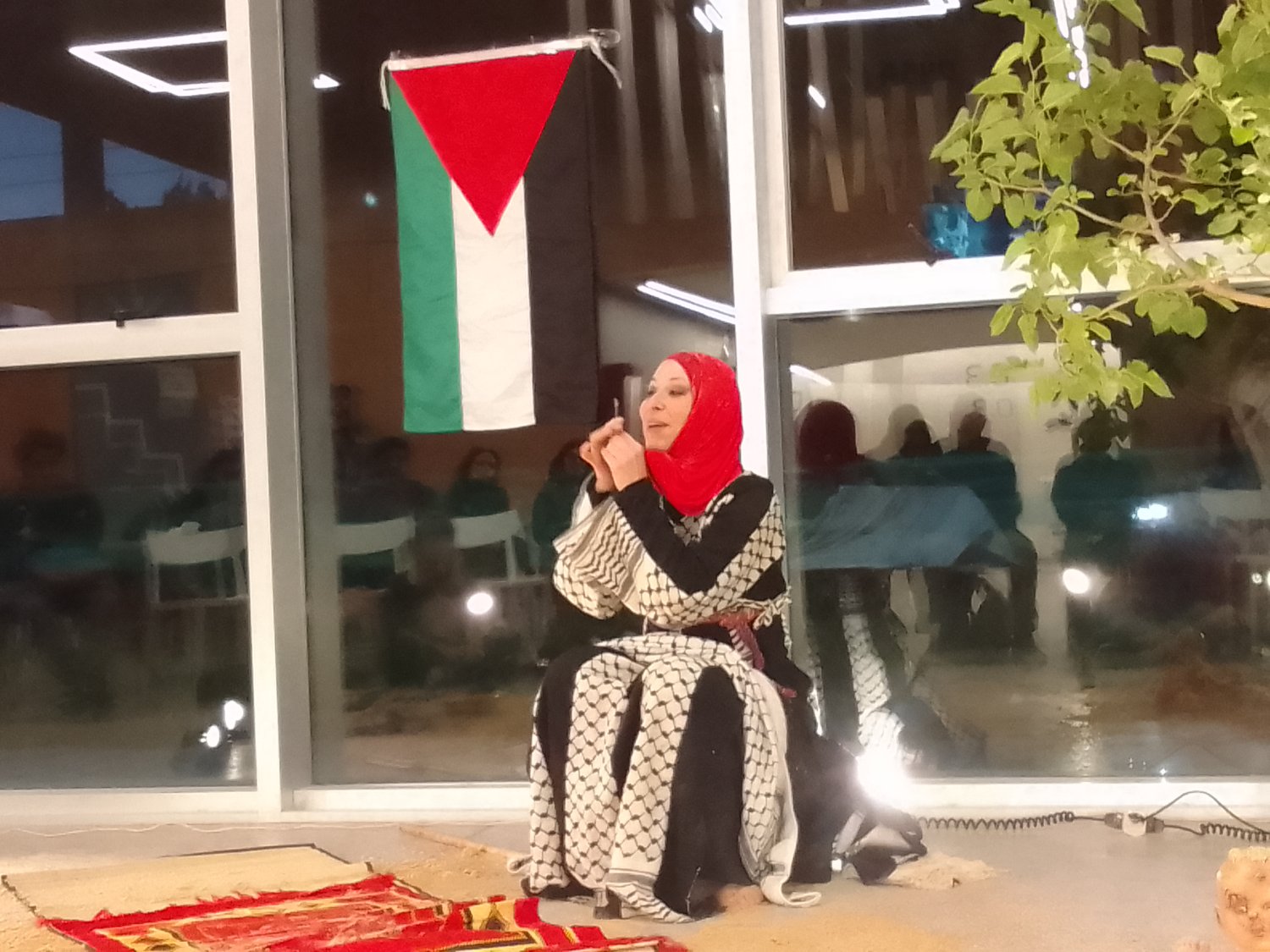 “Kuadernos Palestinos”: imponente obra teatral en la Universidad Nacional de San Martín 