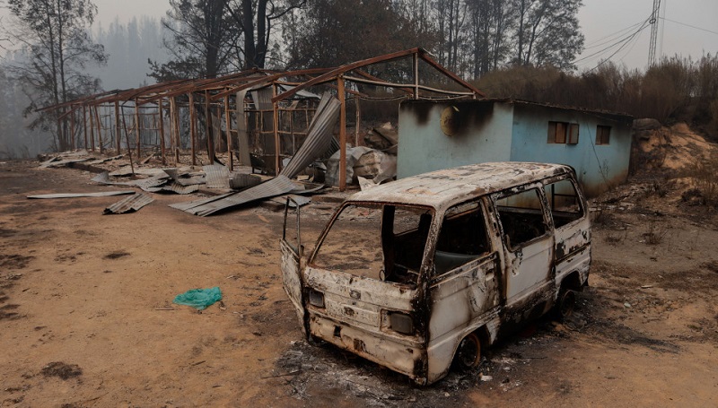 El indignante plan de viviendas de Boric para afectados por incendios en Chile