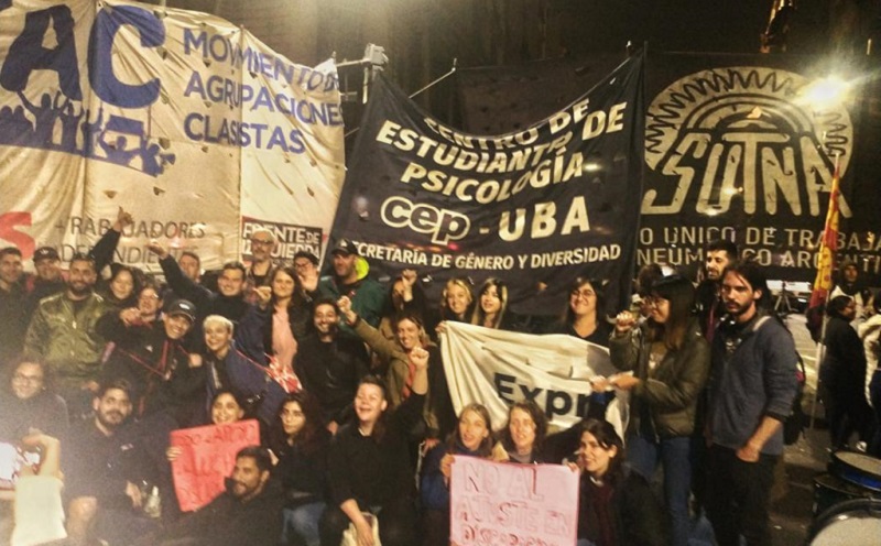 Jóvenes en apoyo a los trabajadores del neumático en todo el país