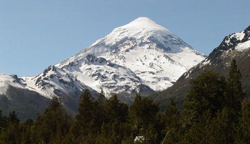 Volcán Lanín: para Macri y Pichetto lo único sagrado es la propiedad privada de terratenientes 