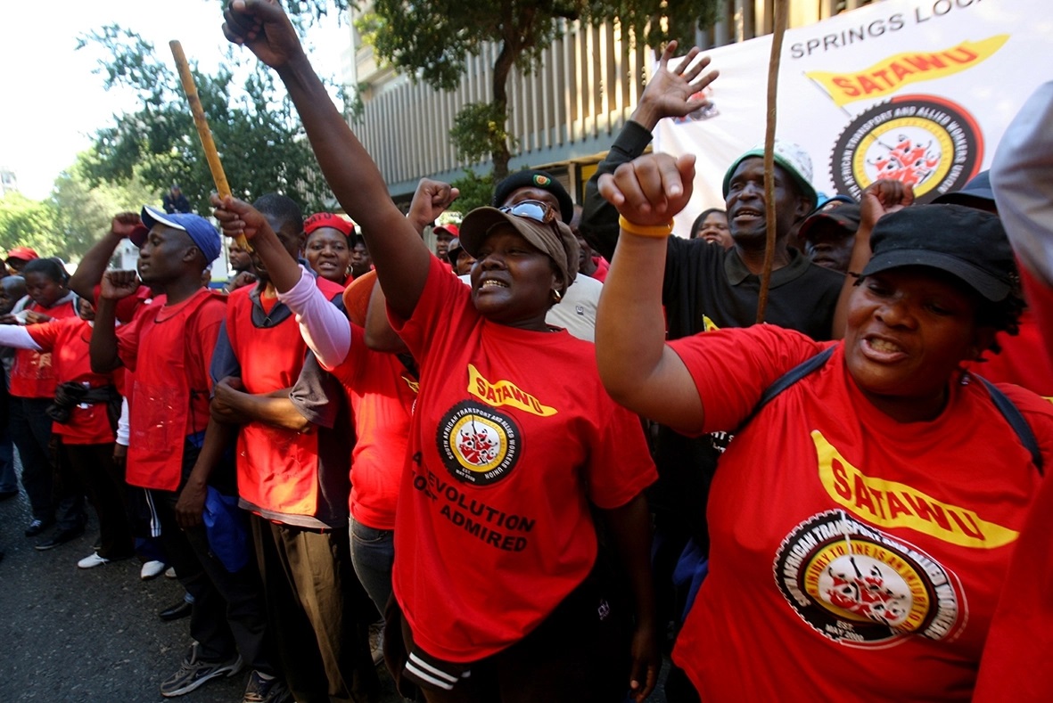 Trabajadores de logística de Sudáfrica hacen huelga contra la inflación