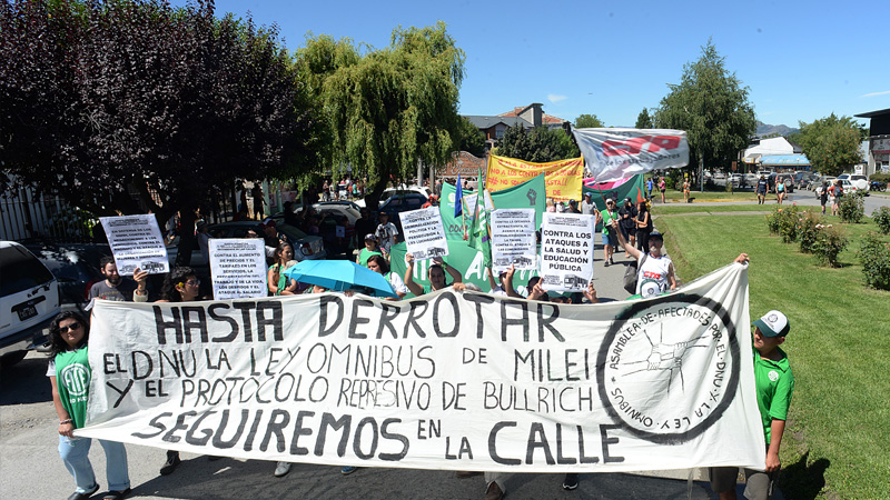 Una asamblea para organizar la lucha