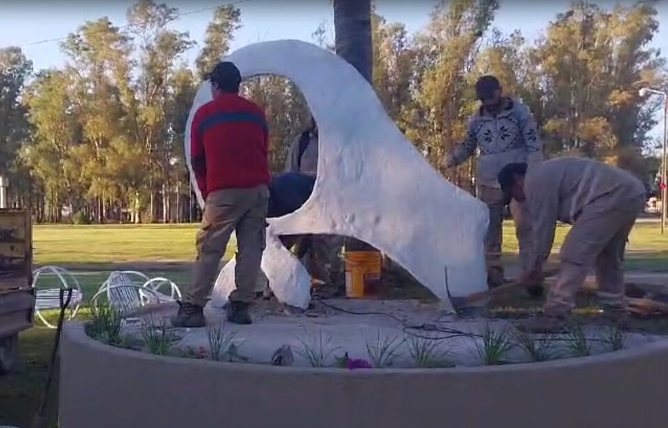 Remueven homenaje a las Madres de Plaza de Mayo en Marcos Juárez