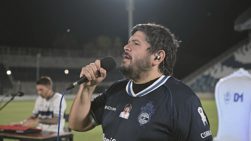 Santiago Motorizado, el Pata Castro, Gimnasia y un emotivo homenaje a Diego Maradona