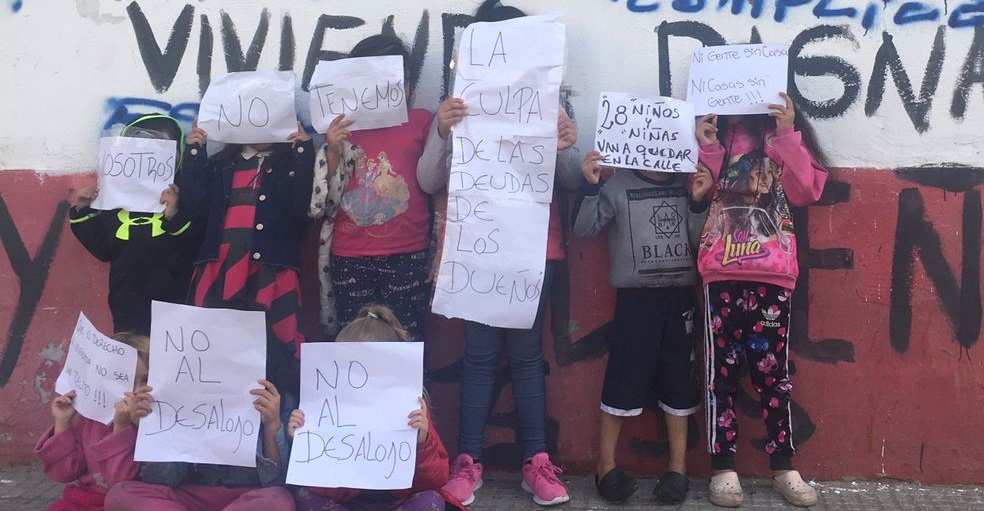 Larreta quiere desalojar 28 niños y sus familias