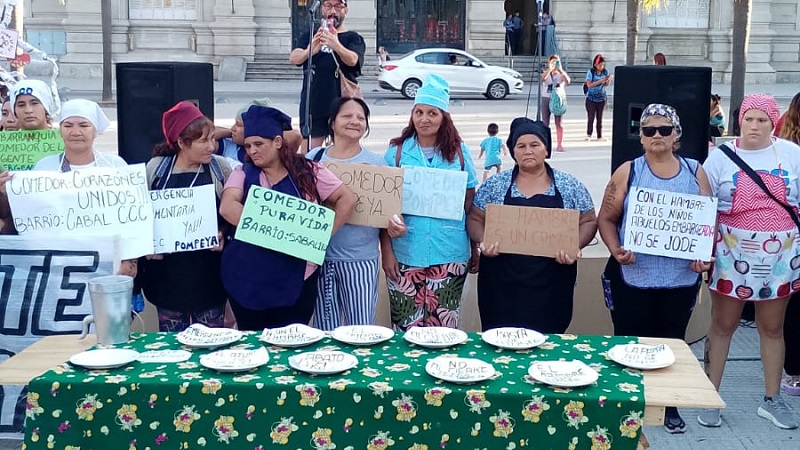 Multitudinaria marcha contra el DNU, el ajuste y el protocolo represivo, y por la declaración de la Emergencia Alimentaria