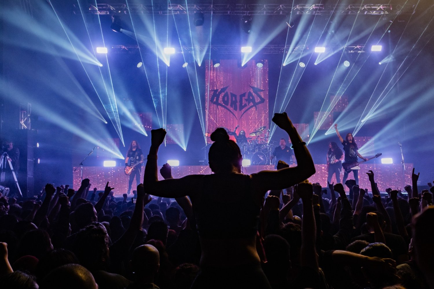 Horcas llenó de metal al Estadio Obras