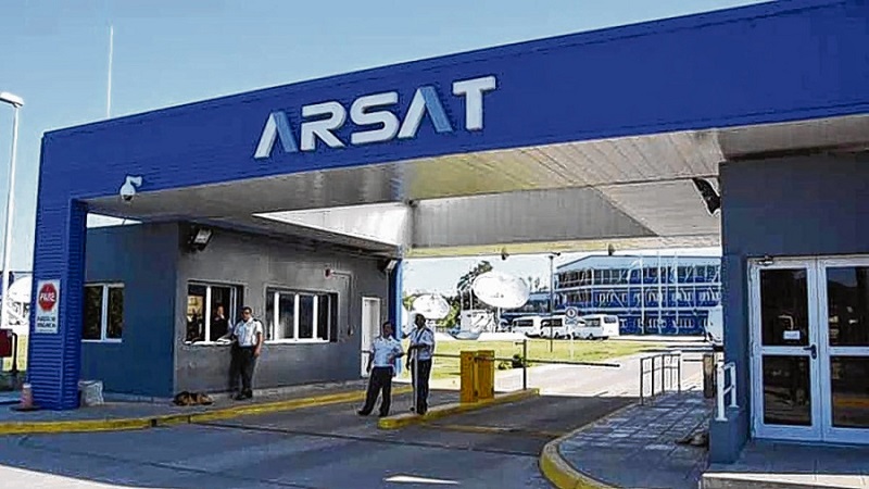 Arsat y el estado Nacional despiden en medio de una crisis social y económica