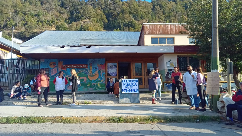 La escuela N° 89 de San Martín de los Andes cerrada por obras