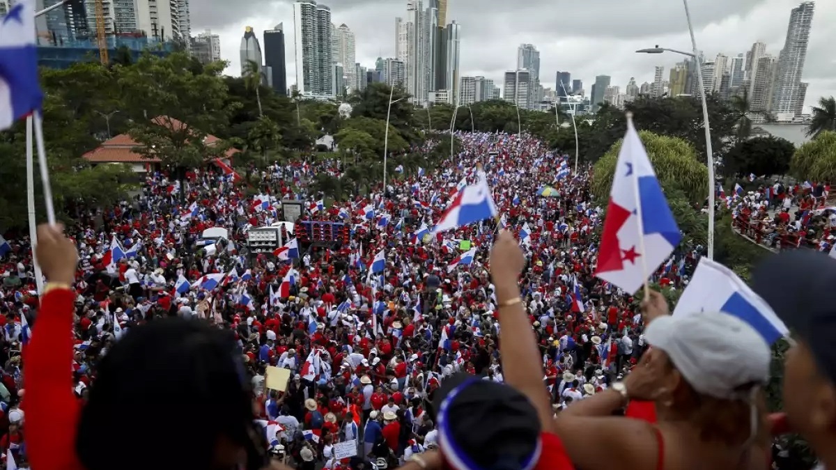 Dos manifestantes asesinados en masivas protestas contra la minería que sacuden a Panamá