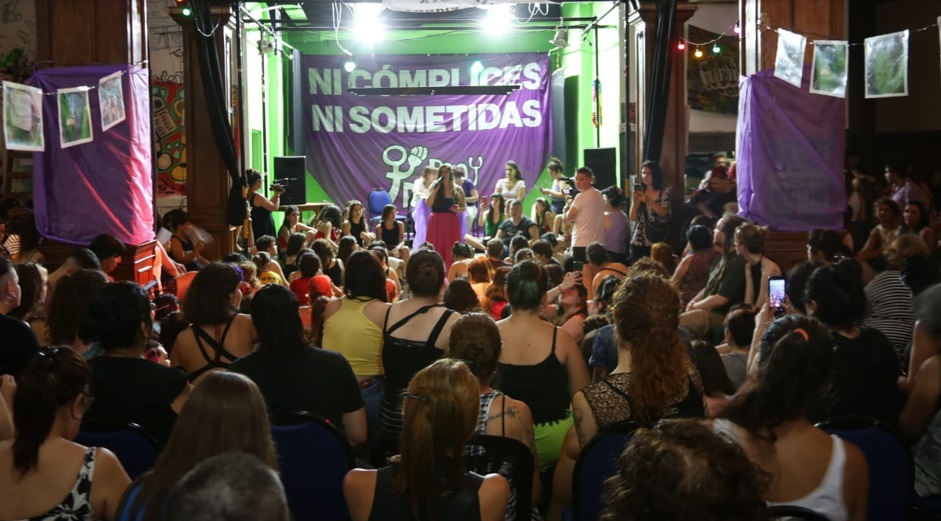 Convocan a la segunda asamblea de mujeres entre cacerolazos y el paro general