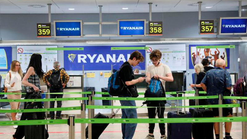 Empezó la mayor huelga de la historia en la aerolínea Ryanair del Estado español 