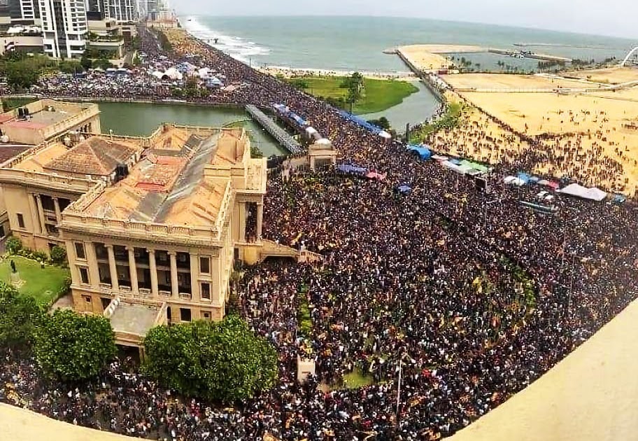 Levantamiento en Sri Lanka: meses de protestas hicieron huir al presidente del país