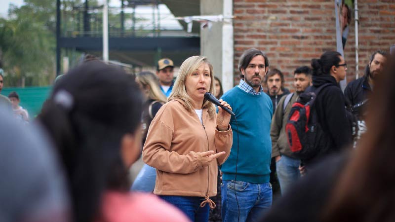 Bregman y Del Caño: "Junto a las y los estudiantes y la comunidad educativa vamos a enfrentar cualquier intento de privatizar la educación pública"