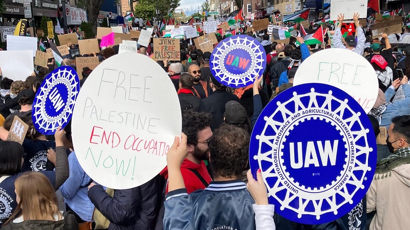 Los trabajadores académicos de la Universidad de California autorizan la huelga para defender el derecho a protestar