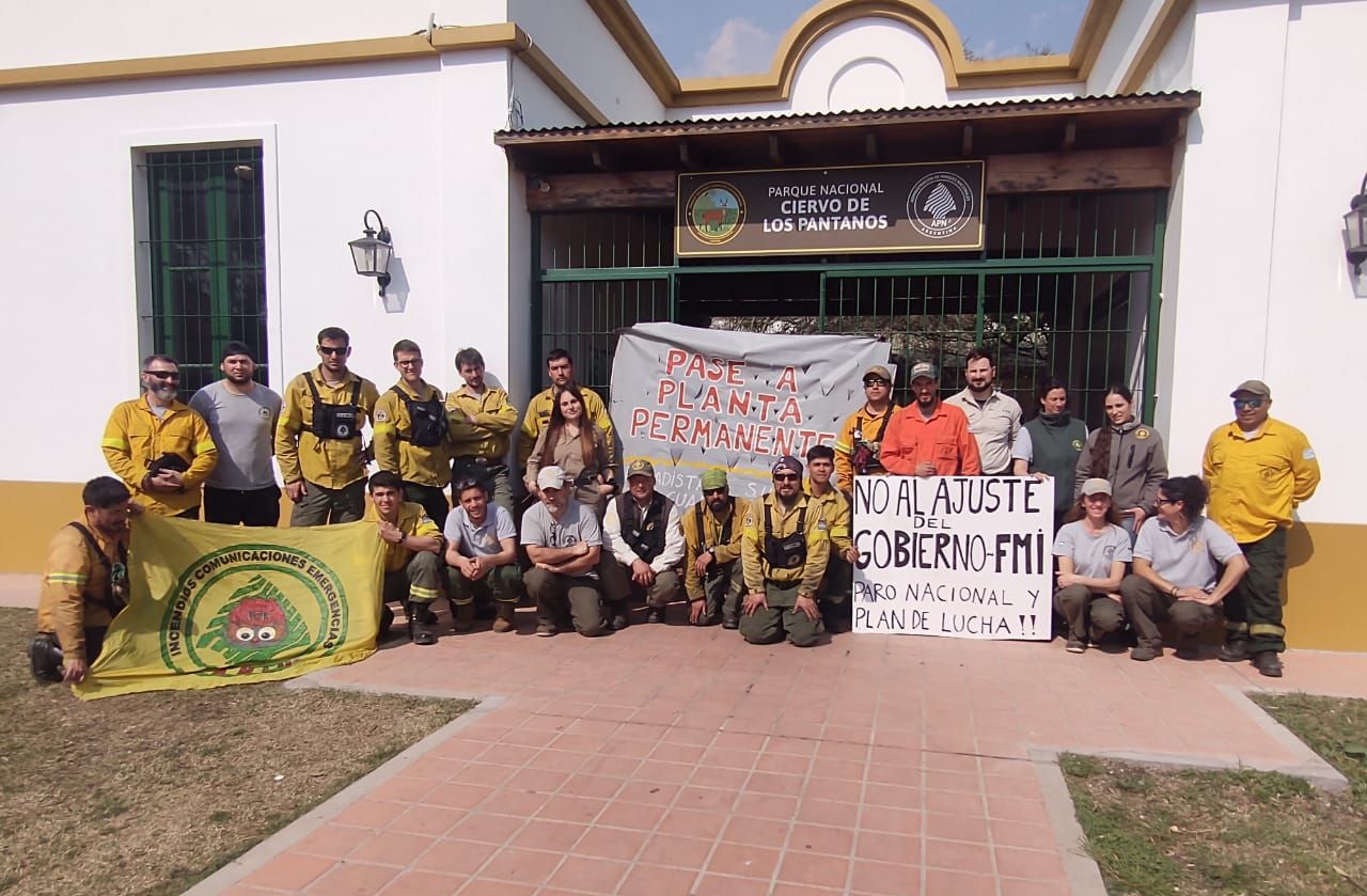 Incendios en el Delta: Brigadistas realizaron jornada de lucha contra la precarización laboral