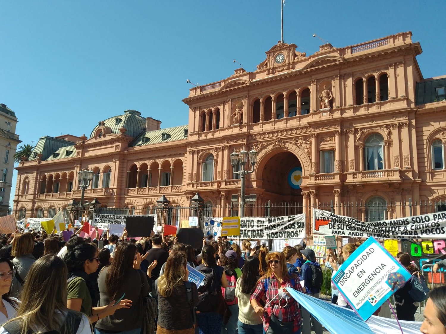 Contra el ajuste en Discapacidad: asamblea votó acampe en Plaza de Mayo hasta el miércoles