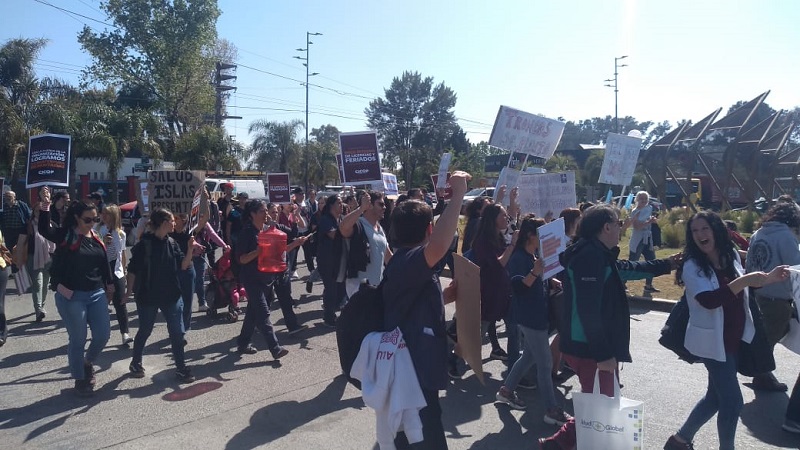 Trabajadores de la salud se movilizaron por las calles de Tigre por aumento salarial