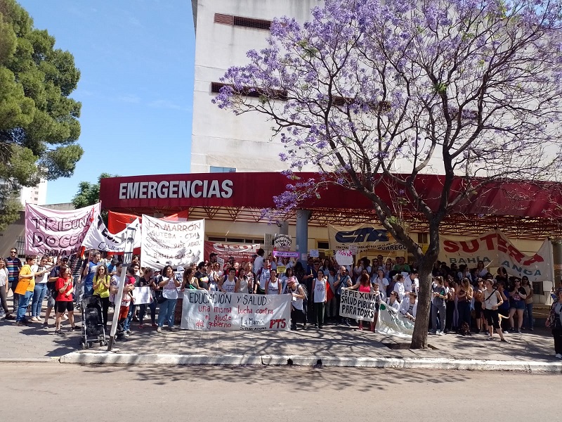 Personal de Salud y Docentes movilizan masivamente en unidad