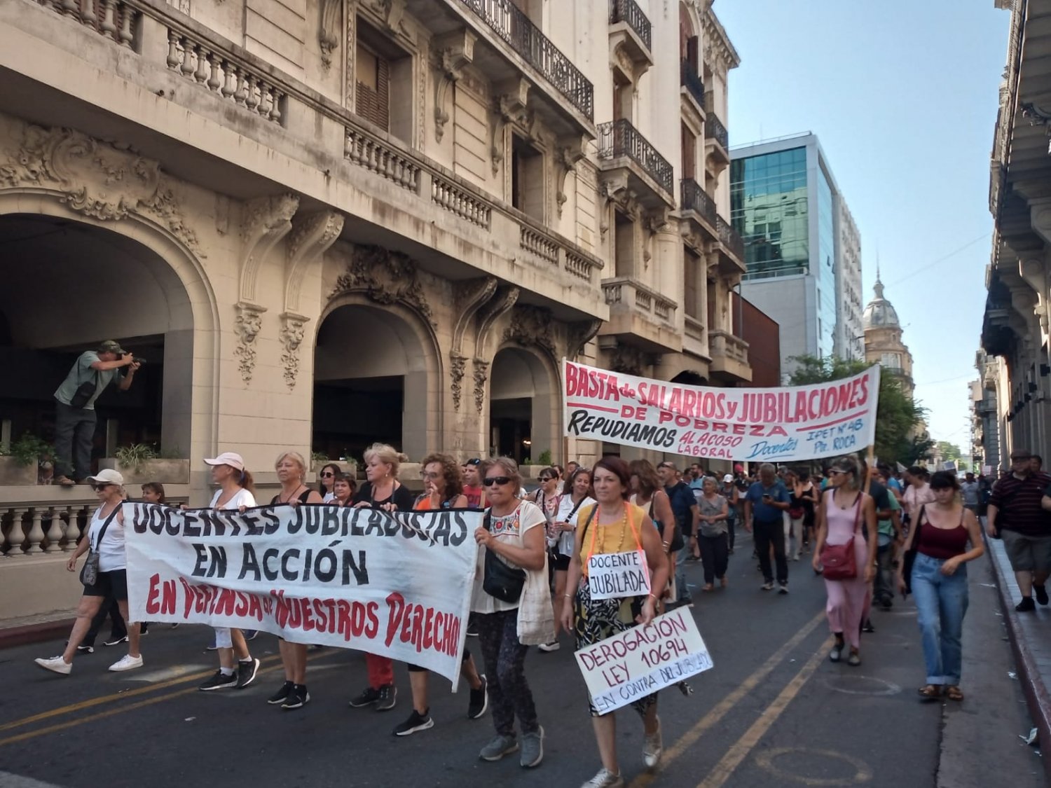 Provocación contra la masiva huelga docente: un periodista comparó a estudiantes con tornillos