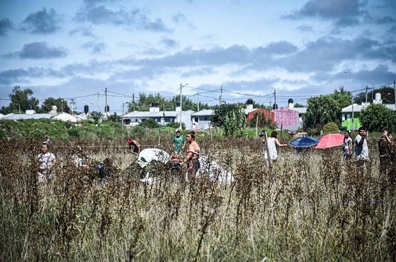 El rostro de la desigualdad en la Feliz: casas ociosas, familias sin techo 