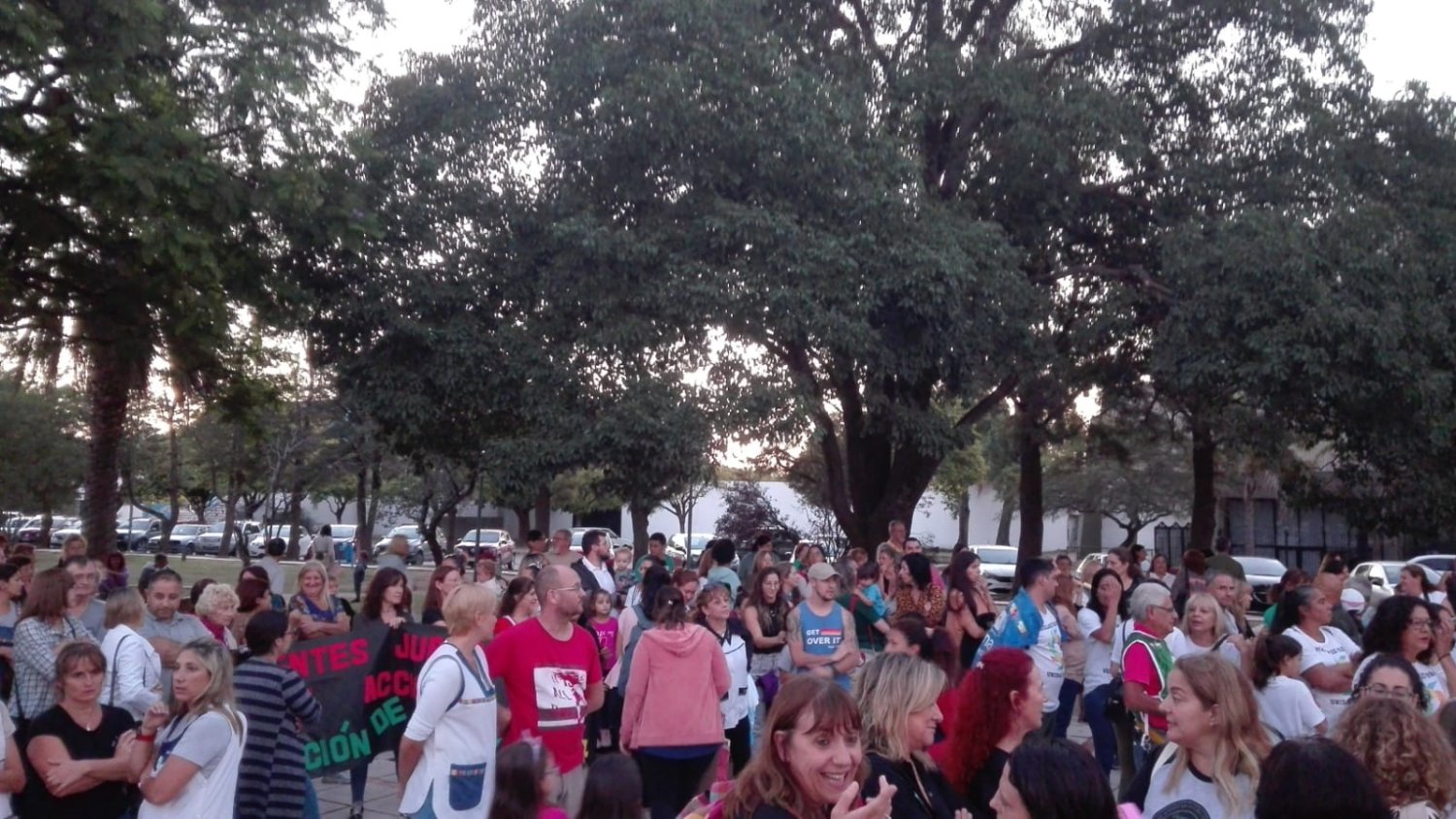 La lucha docente y de los trabajadores de la salud quedó reflejada en una nutrida marcha