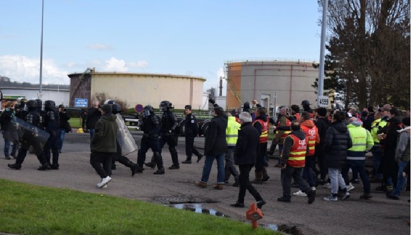 Francia: suspendidas las requisiciones en las refinerías de Normandía: ¡victoria del derecho de huelga!