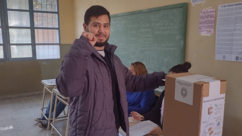 Votó Jesús Choque, candidato a intendente por el PTS