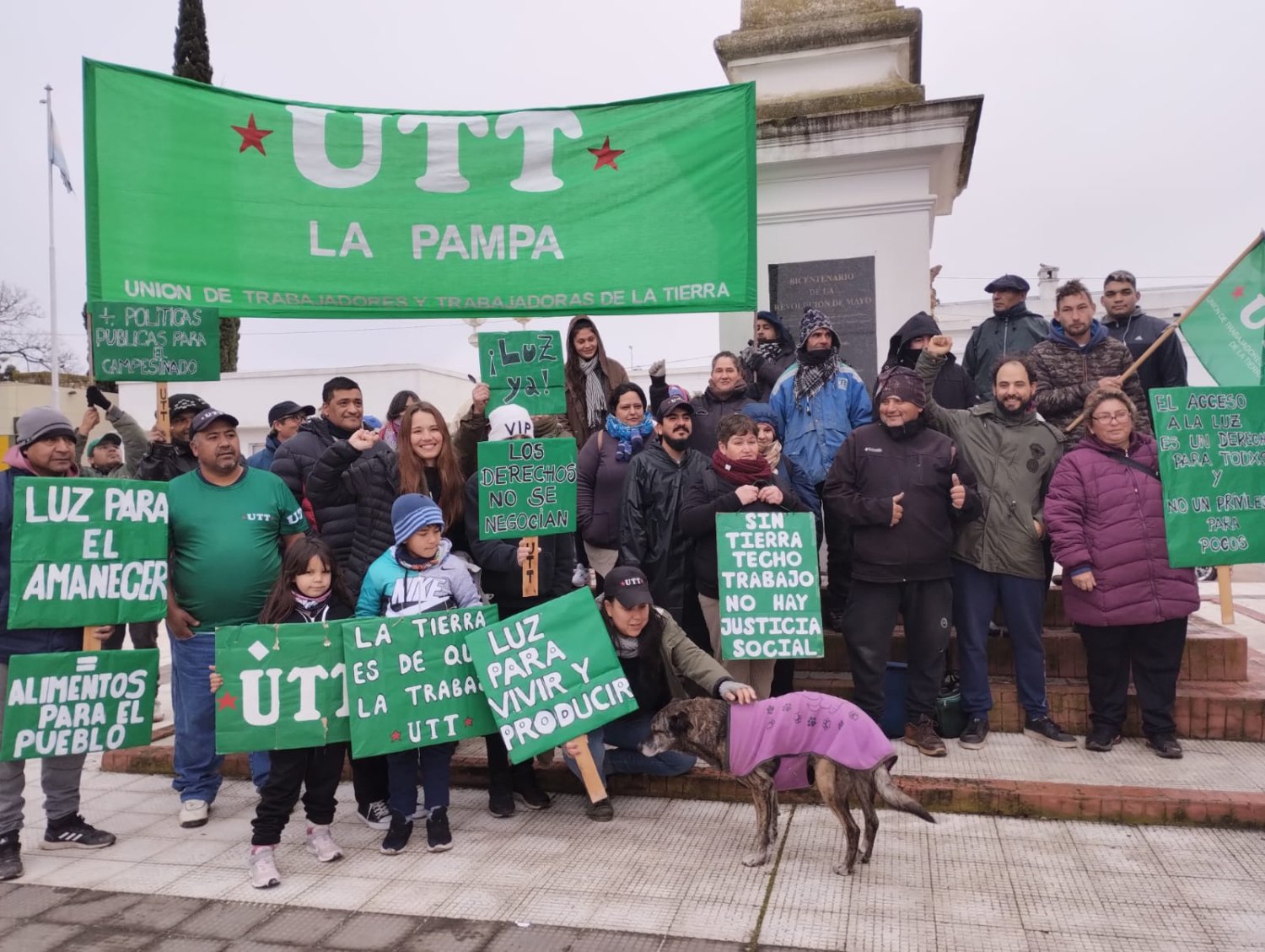 Exigen que llegue la electricidad al barrio El Amanecer