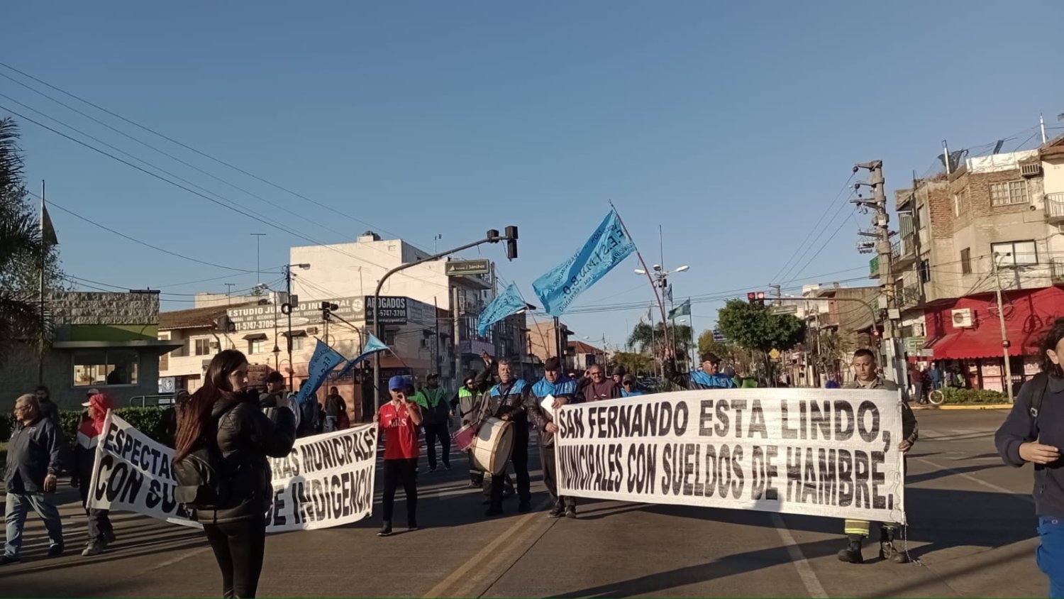 Corte en Acceso Norte y Avellaneda de trabajadores municipales de San Fernando