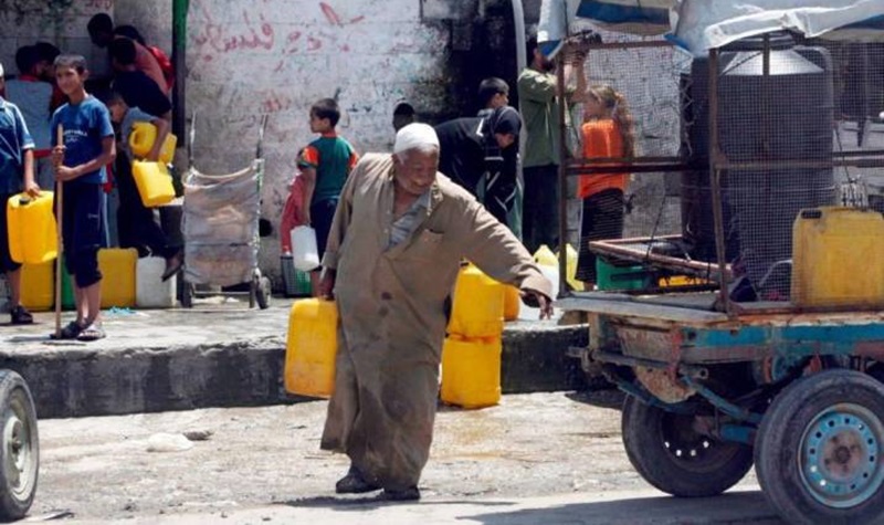  Israel permite sólo el ingreso de dos camiones de combustible por día a toda Gaza