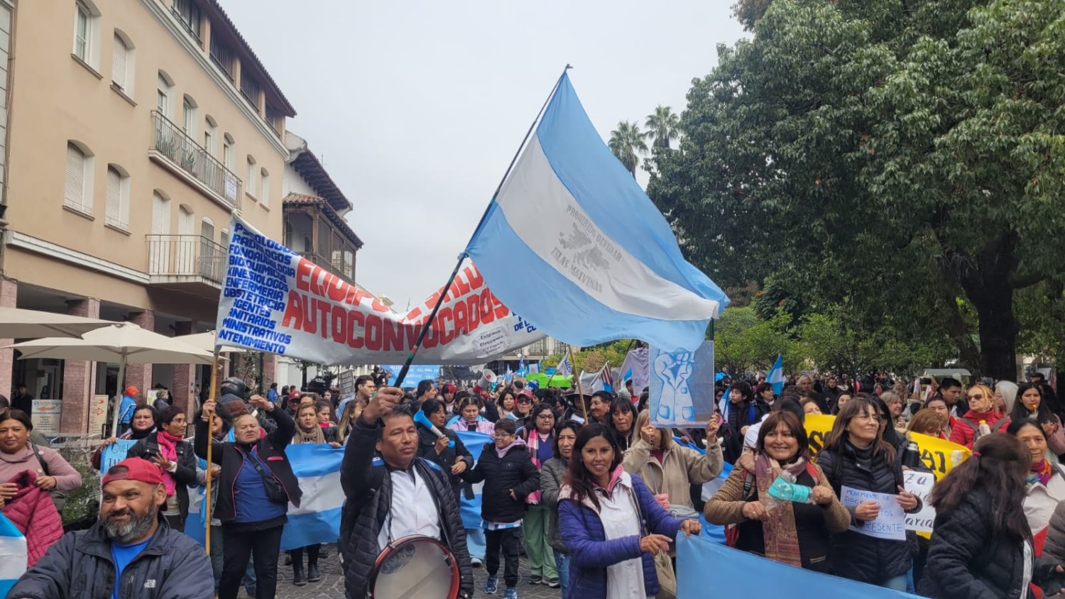 A horas del paro, Sáenz cierra las paritarias 2023 con la Intergremial