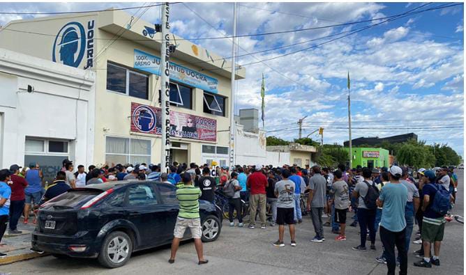 Despedidos por Milei: 500 trabajadores de la construcción desempleados por la suspensión de la obra pública