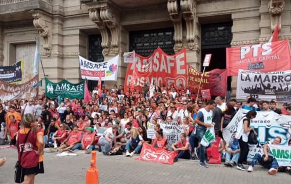 El presentismo docente no es un premio, es un ataque a nuestros derechos 