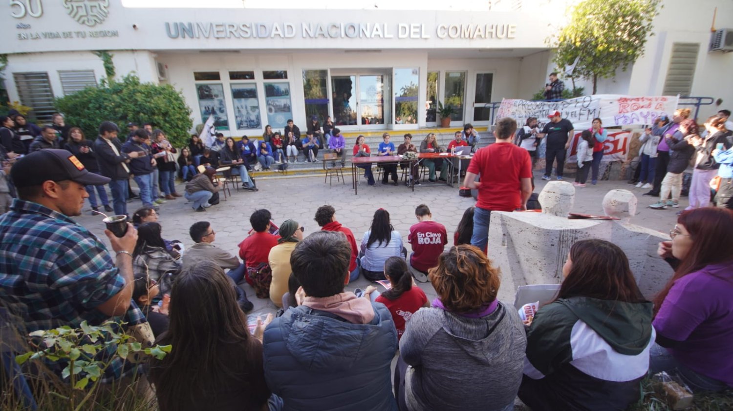 La interfacultades del Comahue resolvió movilizar contra la Ley Ómnibus