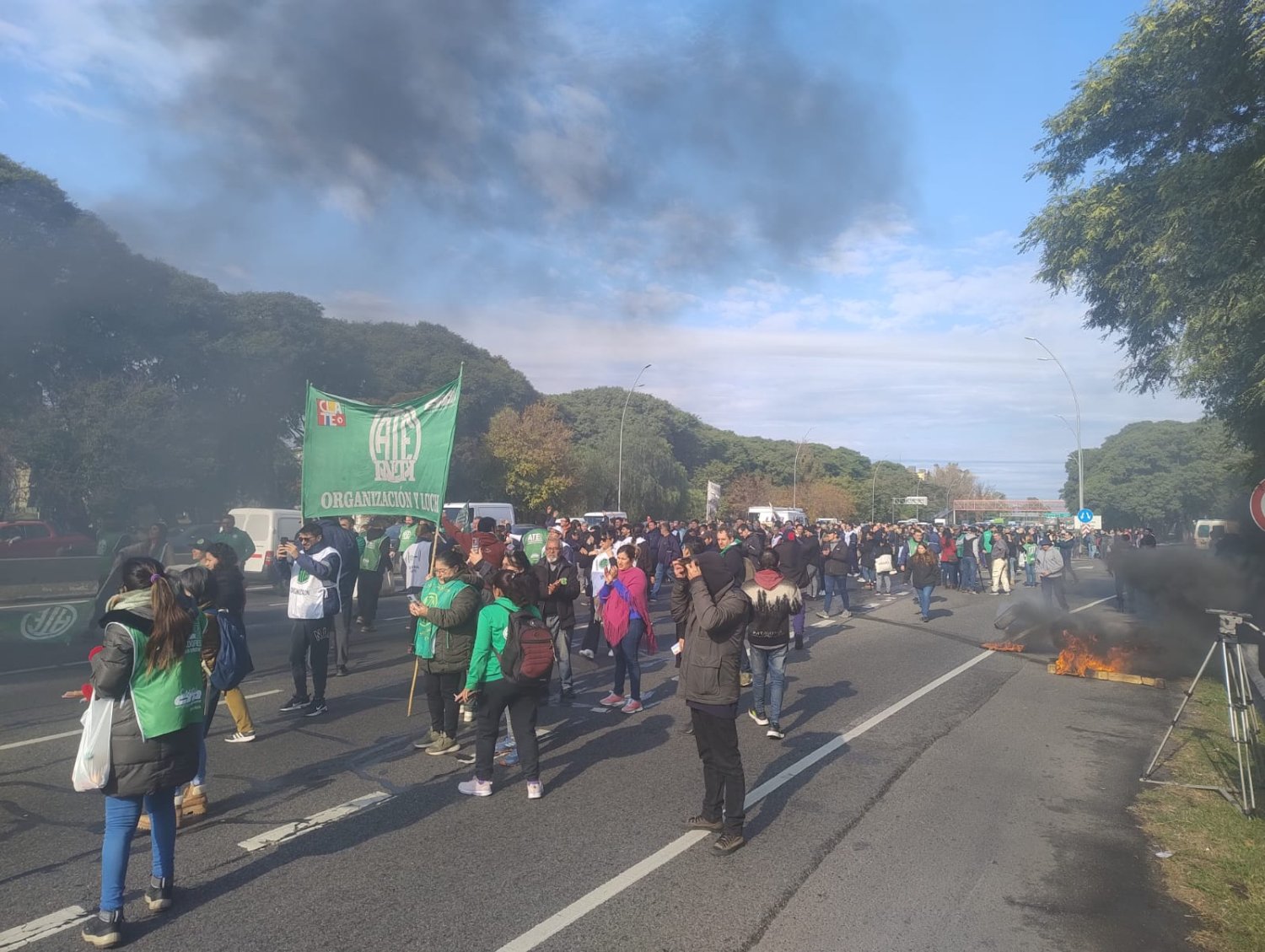 La Policía porteña reprimió a trabajadores del INTI por corte contra despidos en General Paz 