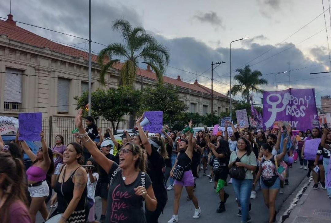 En Jujuy Pan y Rosas se organiza para participar del 37 Encuentro Plurinacional de Mujeres y Disidencias