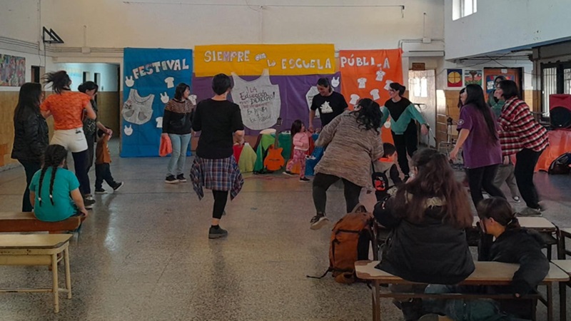 San Martín de los Andes. Festival en defensa de la escuela pública