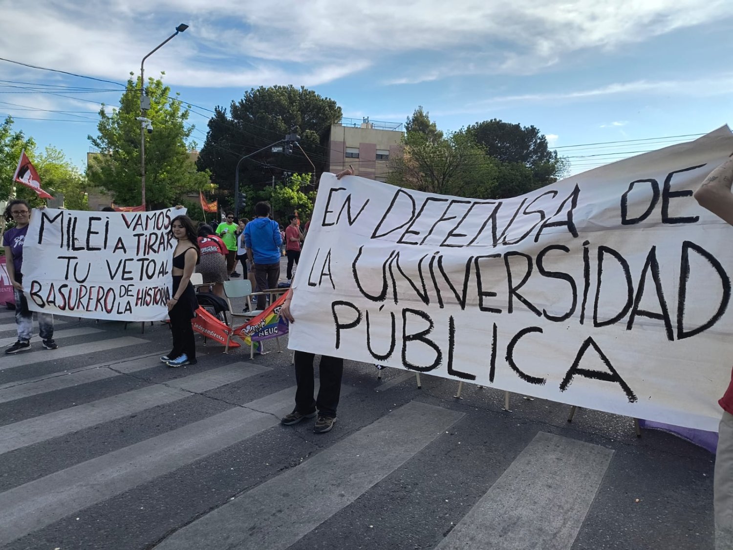 Corte de calle, volanteada y clases públicas en Neuquén