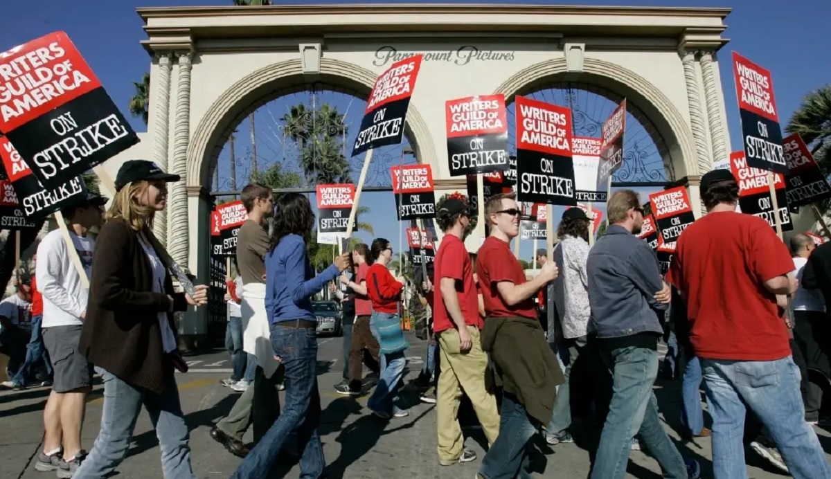 Empezó la huelga de guionistas en Hollywood contra la precarización de Netflix y otras plataformas