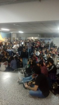 UNCo: masiva asamblea interfacultades rechaza la LES y la CONEAU