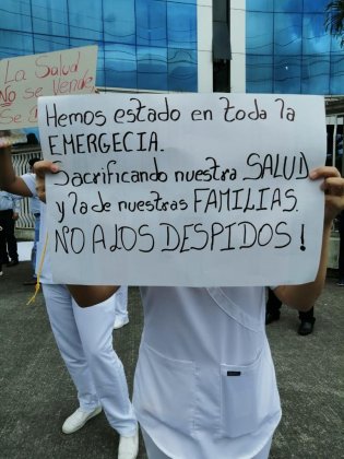 Trabajadores movilizados del Hospital Sótero del Río se suman a la campaña contra los despidos #NoSomosDesechables